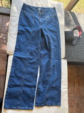 Universal Threads wide leg jeans